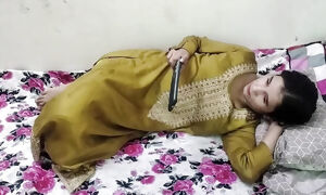 Desi hot girl ki jawani dekh kar mera land khara ho gya