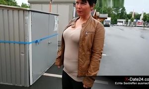 Zum Blasen bei OBI - Sextreffen mit dicker Kurzhaar MILF