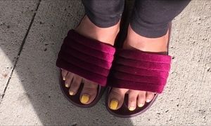 Charice Yellow Toes