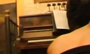 Sumptuous Piano tutor penetrates student â€“ desire