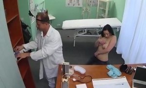 FakeHospital molten babe wants her therapist to gargle her tits