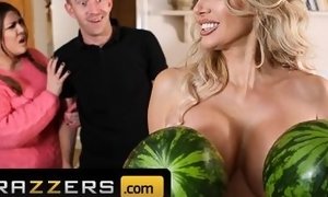 Brazzers - british massive knocker milf Amber Jayne likes XXL dinky