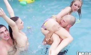 Flawless pool party bang-out