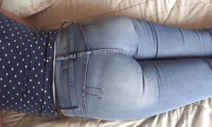 The big ass of a mature Latina with jean on and jean down
