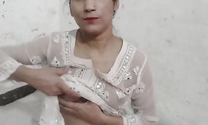 Malik ko ghar me nhi rahne par madam ko bathroom me pakad ke choda