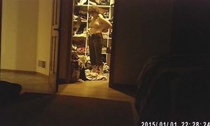 Nude mummy with hefty funbags on covert web cam
