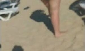 Plajdaki olgun kalca.Ass of mature woman in the beach