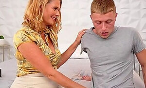 Reya Lovenlight - Stepmom, Divorcee And Grandma Reya Sucks And Fucks Young Cock