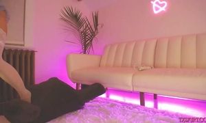 Costume play naive jacking in a rosy bedroom p6