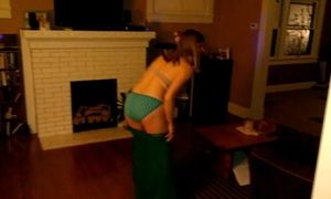 Amatuer cougar housewife Lisa Schneider disrobes nude