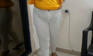 INDIAN OFFICE GIRL STRIPPING IN FRONT OF HER BOSS ON VIDEOCALL