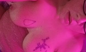 HeavenLee1982 rubs her picture perfect pink pussy