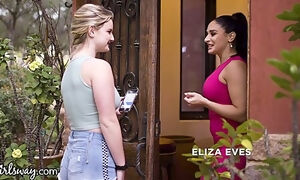 Watch Excellent And Eliza Evess Action